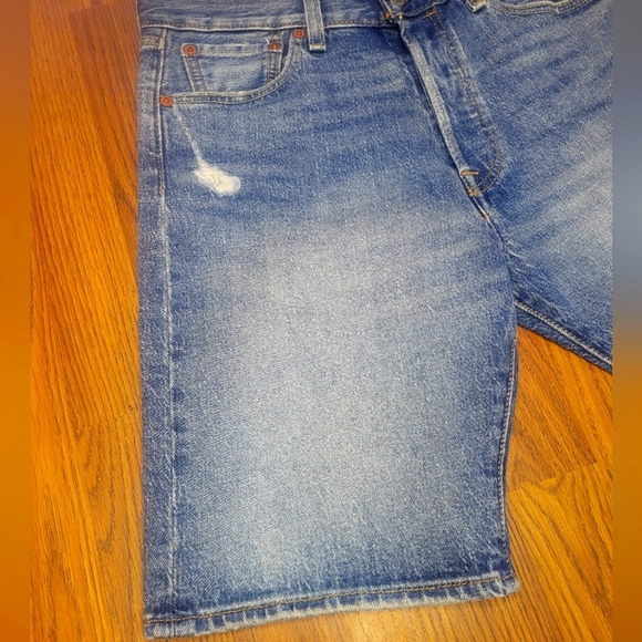 Levi’s 501 Denim Distressed Jean Shorts W30 A60 Waterless - Picture 2 of 11